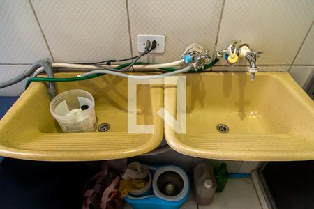 Casa à venda com 250m², 3 quartos e 2 vagas Casa à venda com 250m², 3 quartos e 2 vagasÁrea de Serviço - Tanques