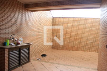 Casa à venda com 380m², 4 quartos e 4 vagasLavanderia