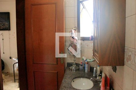 Casa à venda com 380m², 4 quartos e 4 vagasBanheiro da Suíte 1