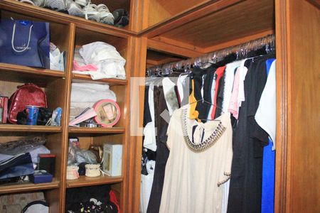 Casa à venda com 380m², 4 quartos e 4 vagasCloset da Suíte 3