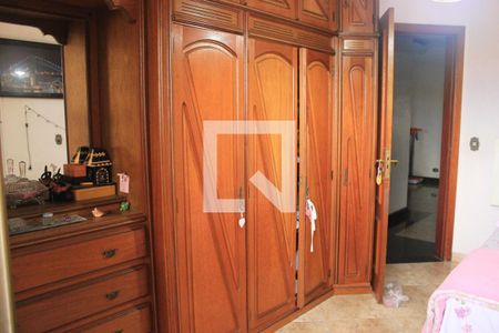 Casa à venda com 380m², 4 quartos e 4 vagasSuíte 1