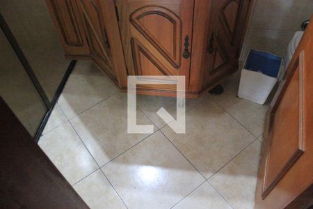 Casa à venda com 380m², 4 quartos e 4 vagasBanheiro da Suíte 2