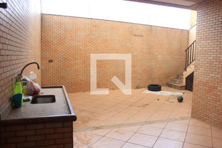 Casa à venda com 380m², 4 quartos e 4 vagasLavanderia