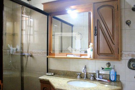 Casa à venda com 380m², 4 quartos e 4 vagasBanheiro da Suíte 2