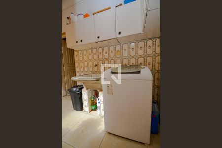 Casa à venda com 125m², 2 quartos e 2 vagas Casa à venda com 125m², 2 quartos e 2 vagaslavanderia