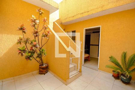 Casa à venda com 125m², 2 quartos e 2 vagas Casa à venda com 125m², 2 quartos e 2 vagasQuintal - fundo casa