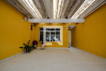 Casa à venda com 125m², 2 quartos e 2 vagas Casa à venda com 125m², 2 quartos e 2 vagasQuintal - frente