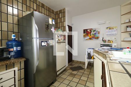 Casa à venda com 300m², 4 quartos e 4 vagasCozinha