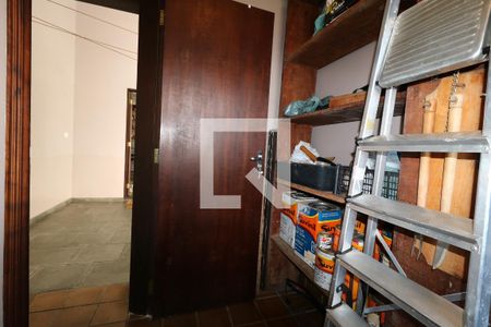 Casa à venda com 300m², 4 quartos e 4 vagasQuarto de Serviço