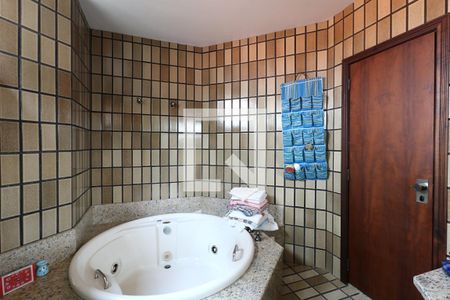 Casa à venda com 300m², 4 quartos e 4 vagasBanheiro da Suíte