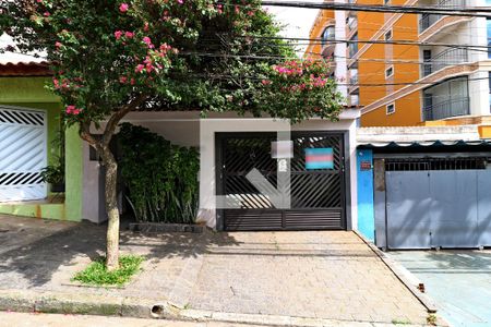 Casa à venda com 300m², 4 quartos e 4 vagasFachada
