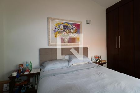 Casa à venda com 300m², 4 quartos e 4 vagasSuíte