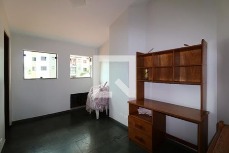 Casa à venda com 300m², 4 quartos e 4 vagasQuato do Escritório