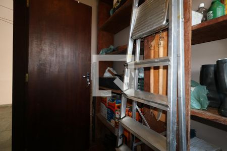 Casa à venda com 300m², 4 quartos e 4 vagasQuarto de Serviço