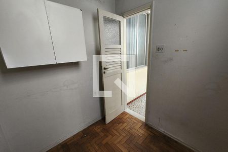 Apartamento à venda com 98m², 3 quartos e sem vaga Apartamento à venda com 98m², 3 quartos e sem vagaQuarto de Serviço