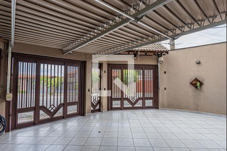 Casa para alugar com 243m², 3 quartos e 6 vagas Casa para alugar com 243m², 3 quartos e 6 vagasGaragem