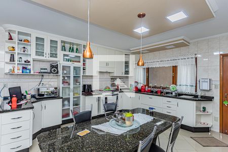 Casa para alugar com 243m², 3 quartos e 6 vagas Casa para alugar com 243m², 3 quartos e 6 vagasCozinha