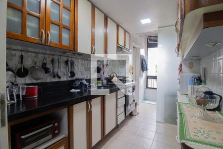 Apartamento à venda com 141m², 4 quartos e 2 vagas Apartamento à venda com 141m², 4 quartos e 2 vagasCozinha