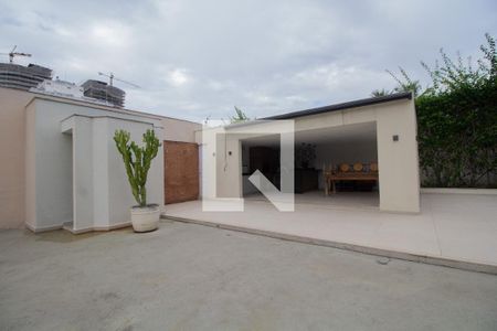 Apartamento à venda com 141m², 4 quartos e 2 vagas Apartamento à venda com 141m², 4 quartos e 2 vagasÁrea comum - Churrasqueira