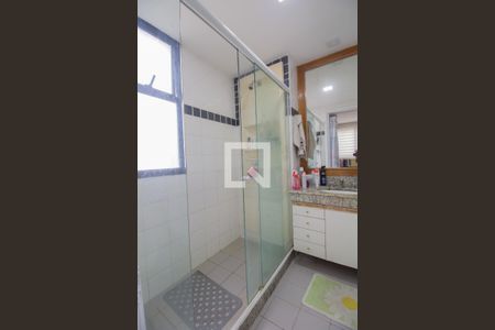 Apartamento à venda com 141m², 4 quartos e 2 vagas Apartamento à venda com 141m², 4 quartos e 2 vagasBanheiro da Suíte