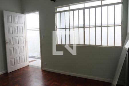 Sala  de casa para alugar com 3 quartos, 150m² em Jardim Iva, São Paulo