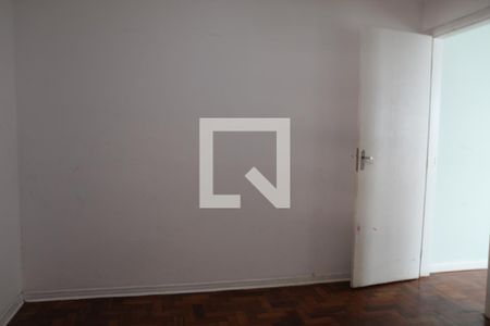 Quarto 2 de casa para alugar com 3 quartos, 150m² em Jardim Iva, São Paulo