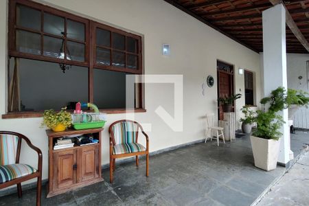 Casa de condomínio à venda com 169m², 4 quartos e 2 vagasVaranda 