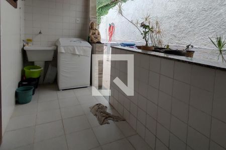 Casa de condomínio à venda com 169m², 4 quartos e 2 vagasÁrea de Serviço