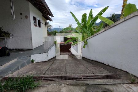 Casa de condomínio à venda com 169m², 4 quartos e 2 vagasGaragem 