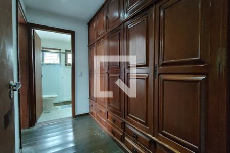 Casa de condomínio à venda com 169m², 4 quartos e 2 vagasCloset da suíte 1