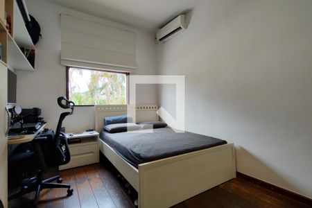 Casa de condomínio à venda com 169m², 4 quartos e 2 vagasQuarto 3 - Armários