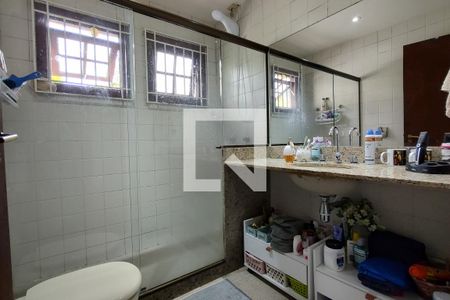 Casa de condomínio à venda com 169m², 4 quartos e 2 vagasBanheiro da Suíte 1