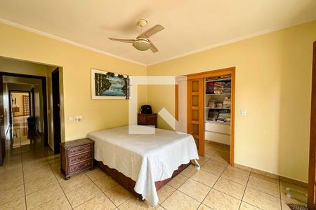 Casa à venda com 340m², 3 quartos e 4 vagasSuíte 2