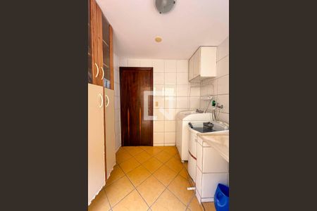 Casa à venda com 340m², 3 quartos e 4 vagasÁrea de Serviço