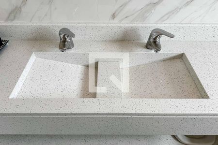 Casa à venda com 340m², 3 quartos e 4 vagasBanheiro da Suíte 1