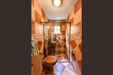 Casa à venda com 340m², 3 quartos e 4 vagasBanheiro da Churrasqueira