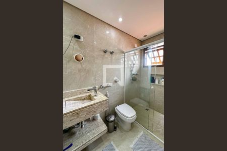 Casa à venda com 340m², 3 quartos e 4 vagasBanheiro da Suíte 3