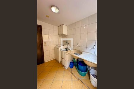 Casa à venda com 340m², 3 quartos e 4 vagasÁrea de Serviço