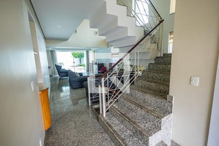 Sala de casa de condomínio para alugar com 4 quartos, 357m² em Paquetá, Belo Horizonte