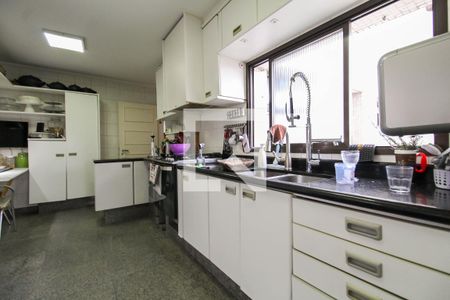 Apartamento à venda com 164m², 3 quartos e 2 vagas Apartamento à venda com 164m², 3 quartos e 2 vagasCozinha