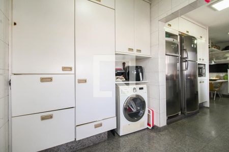 Apartamento à venda com 164m², 3 quartos e 2 vagas Apartamento à venda com 164m², 3 quartos e 2 vagasÁrea de Serviço