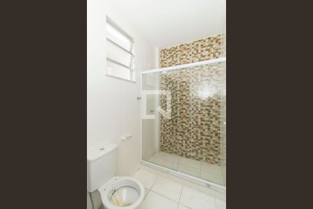 Banheiro de apartamento para alugar com 1 quarto, 65m² em Penha, Rio de Janeiro