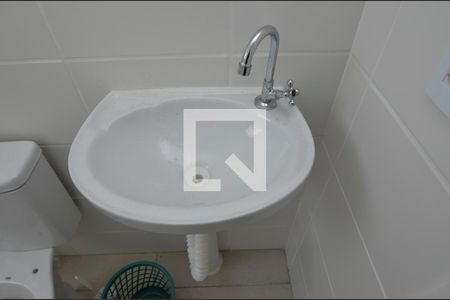 Apartamento à venda com 57m², 2 quartos e 1 vaga Apartamento à venda com 57m², 2 quartos e 1 vagaBanheiro social