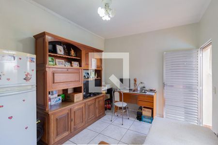 Casa à venda com 181m², 4 quartos e 2 vagas Casa à venda com 181m², 4 quartos e 2 vagasSuíte