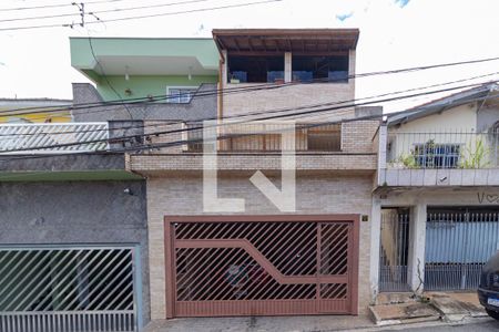 Casa à venda com 181m², 4 quartos e 2 vagas Casa à venda com 181m², 4 quartos e 2 vagasFachada