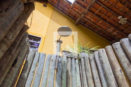 Casa à venda com 890m², 3 quartos e 5 vagas Casa à venda com 890m², 3 quartos e 5 vagasBanheiro Quintal