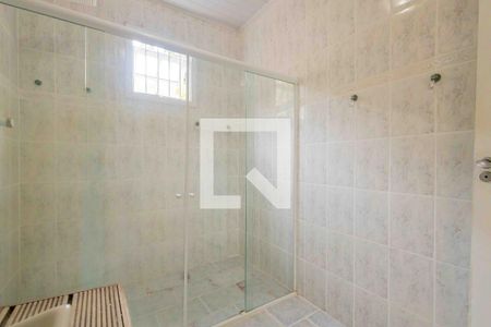 Casa à venda com 890m², 3 quartos e 5 vagas Casa à venda com 890m², 3 quartos e 5 vagasBanheiro