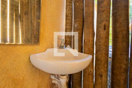 Casa à venda com 890m², 3 quartos e 5 vagas Casa à venda com 890m², 3 quartos e 5 vagasBanheiro Quintal