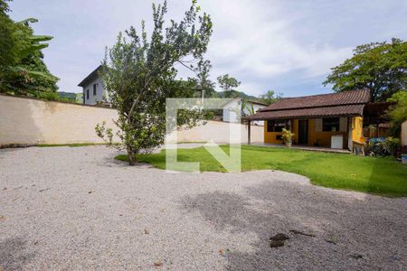 Casa à venda com 890m², 3 quartos e 5 vagas Casa à venda com 890m², 3 quartos e 5 vagasQuintal