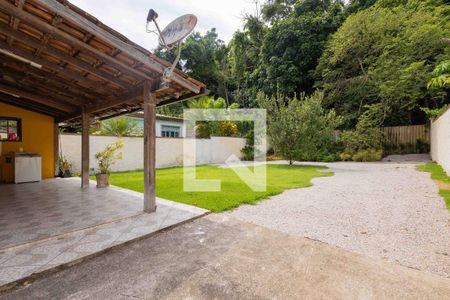 Casa à venda com 890m², 3 quartos e 5 vagas Casa à venda com 890m², 3 quartos e 5 vagasQuintal